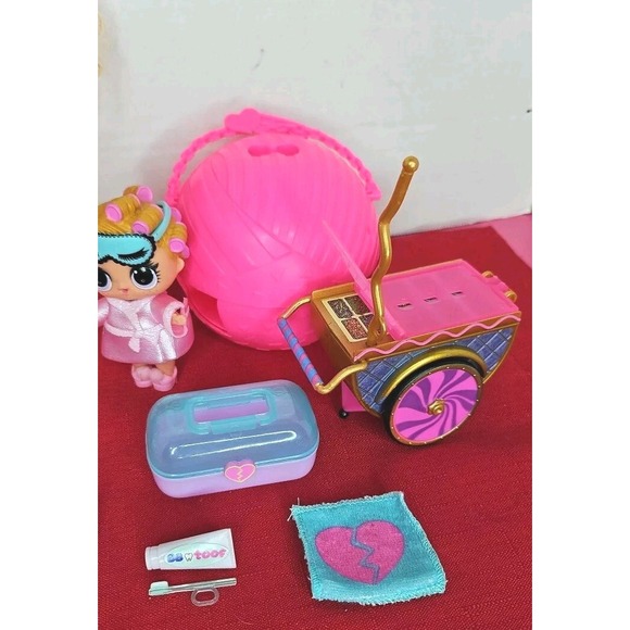 L.O.L.Surprise! Tweens Babysitting Sleepover Party with 20+ Surprises - Picture 6 of 14